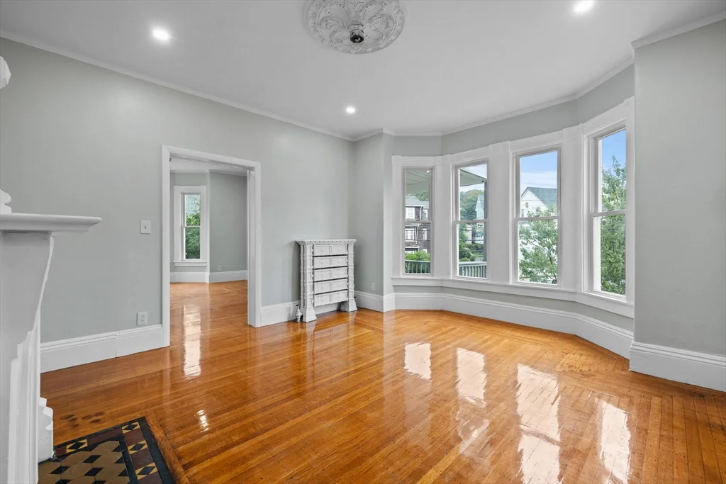 4 bed, 1 bath apartment for rent at 48 Hamilton Ave Unit 2, Lynn — photo 14 of 23