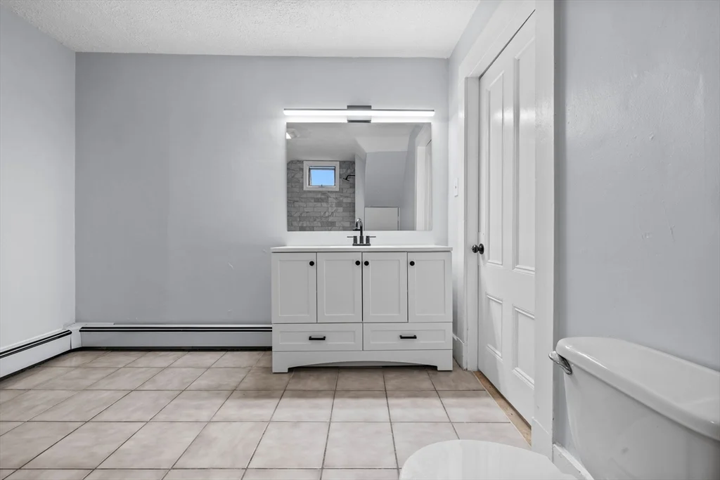 3 bed, 1 bath apartment for rent at 48 Hamilton Ave Unit 3, Lynn — photo 10 of 19
