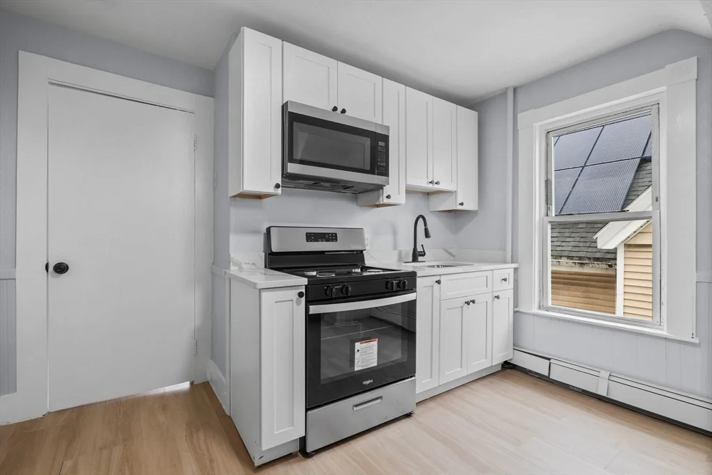 3 bed, 1 bath apartment for rent at 48 Hamilton Ave Unit 3, Lynn — photo 3 of 19