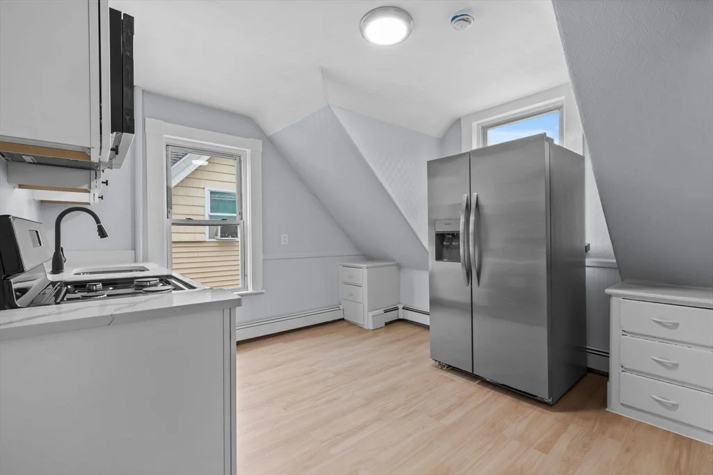 3 bed, 1 bath apartment for rent at 48 Hamilton Ave Unit 3, Lynn — photo 4 of 19