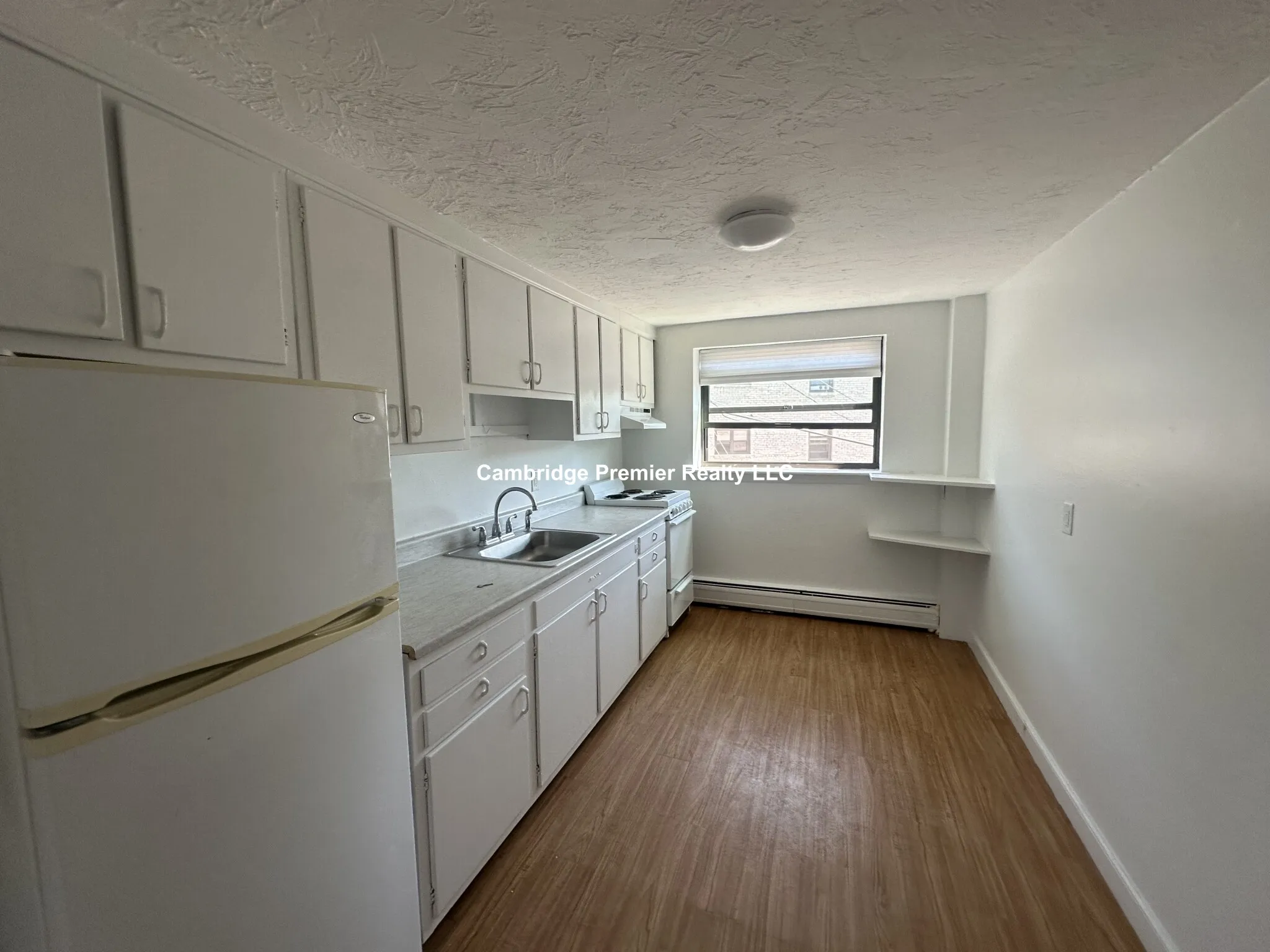 1 bed, 1 bath apartment for rent at 48 Harvard Ave Unit 4, Harvard Avenue — photo 4 of 13