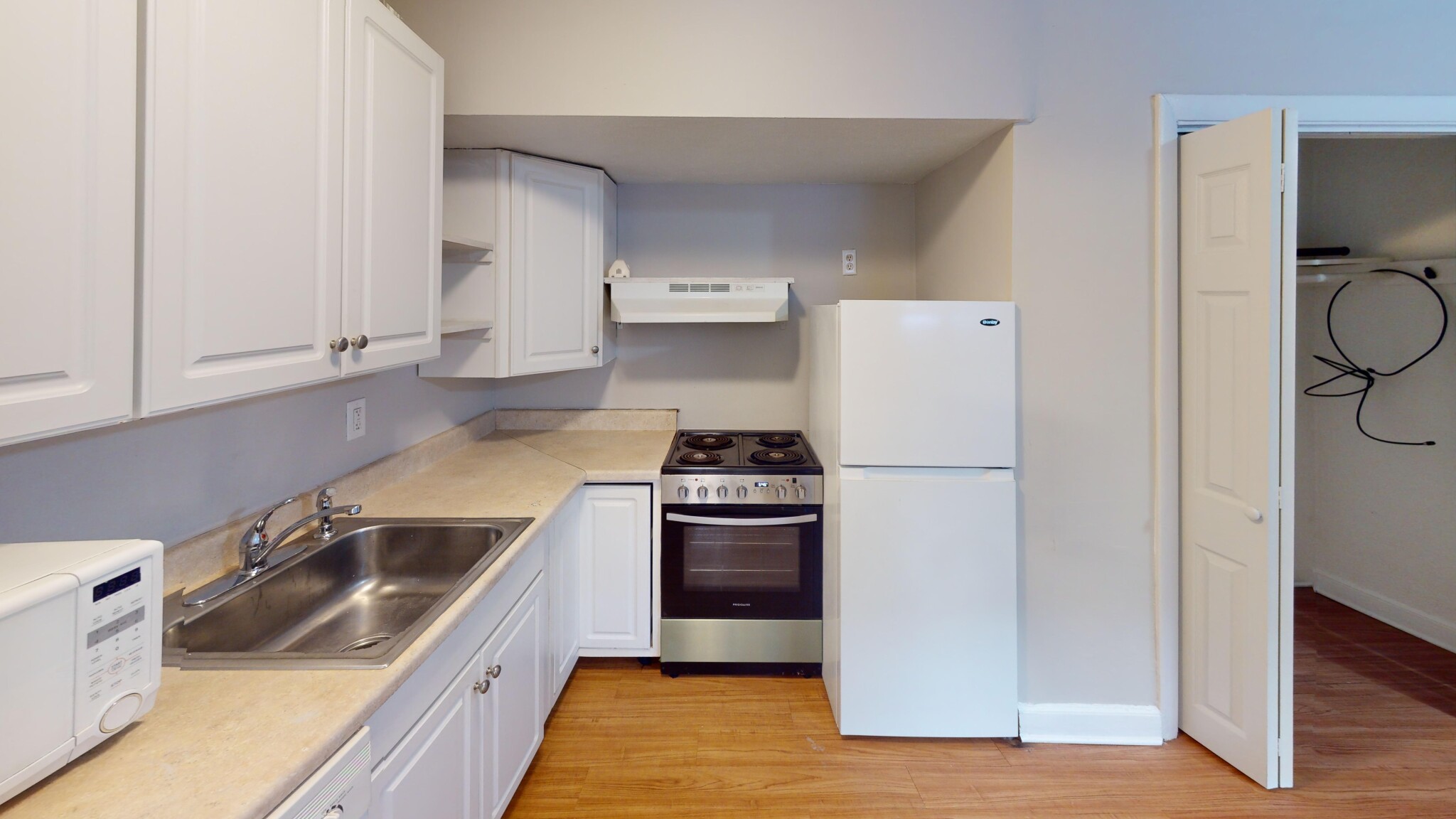 Studio bed, 1 bath apartment for rent at 48 Harvard Ave Unit B2, Harvard Avenue
