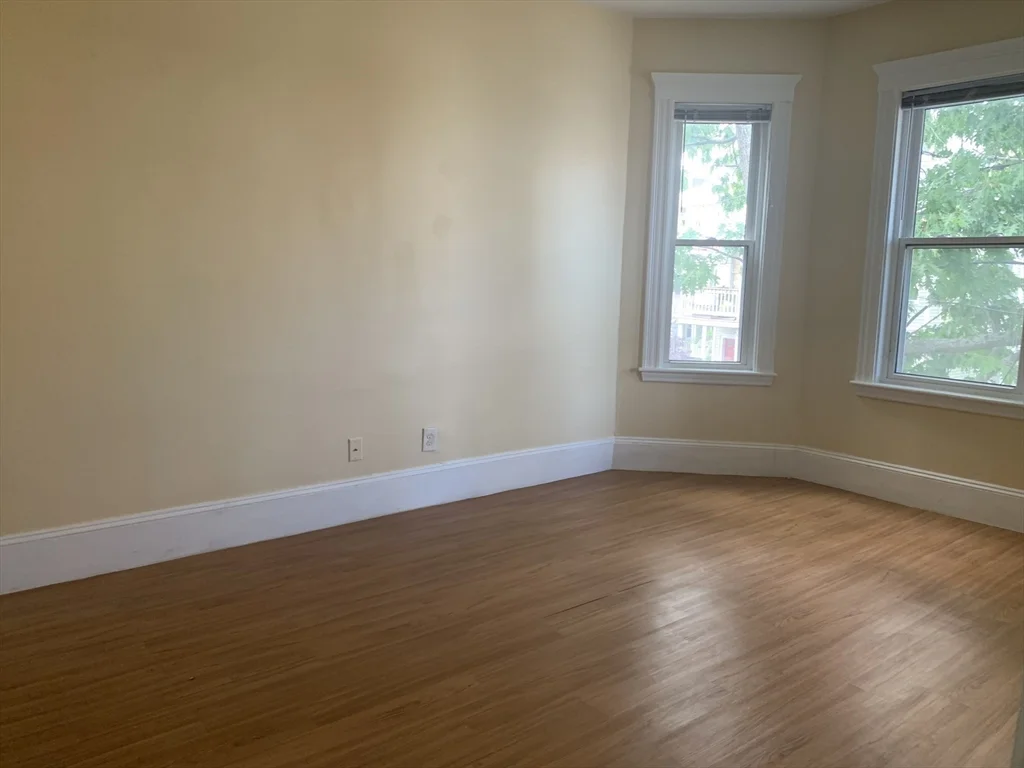 4 bed, 2 bath apartment for rent at 48 Havelock St Unit 2, Dorchester — photo 3 of 9