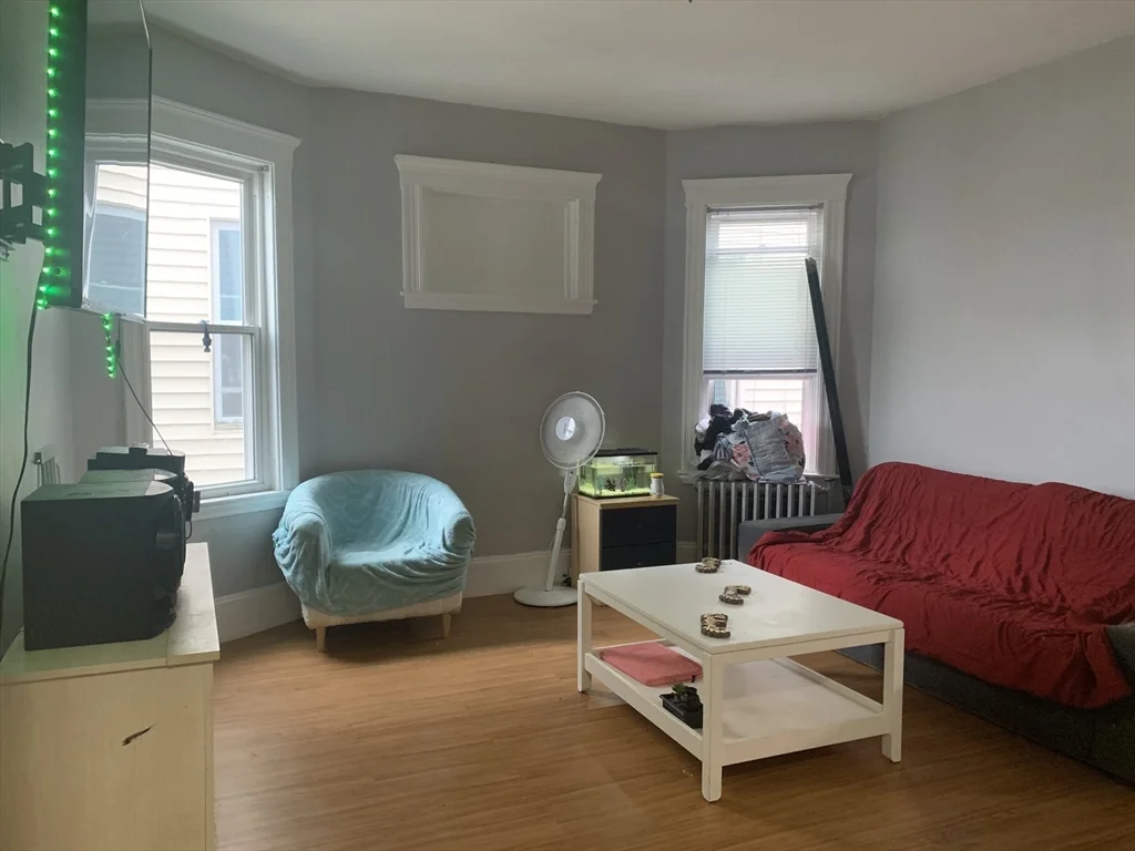 4 bed, 2 bath apartment for rent at 48 Havelock St Unit 2, Dorchester — photo 6 of 9