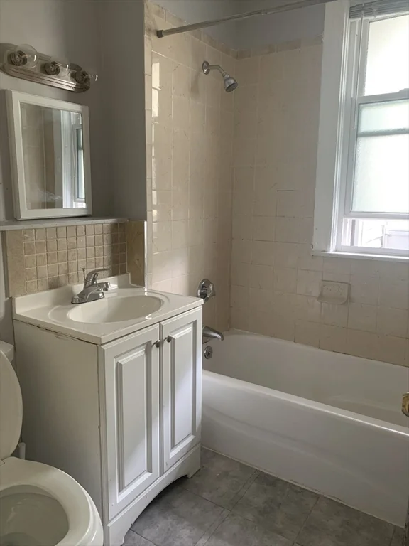 4 bed, 2 bath apartment for rent at 48 Havelock St Unit 2, Dorchester — photo 8 of 9