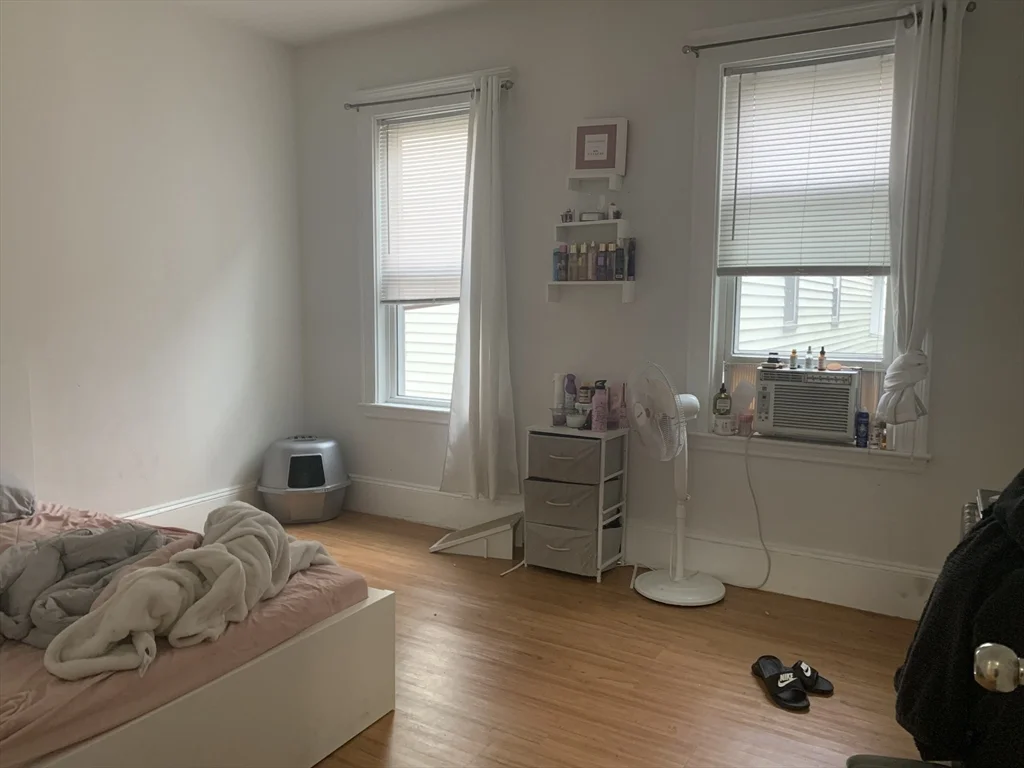 4 bed, 2 bath apartment for rent at 48 Havelock St Unit 2, Dorchester — photo 7 of 9