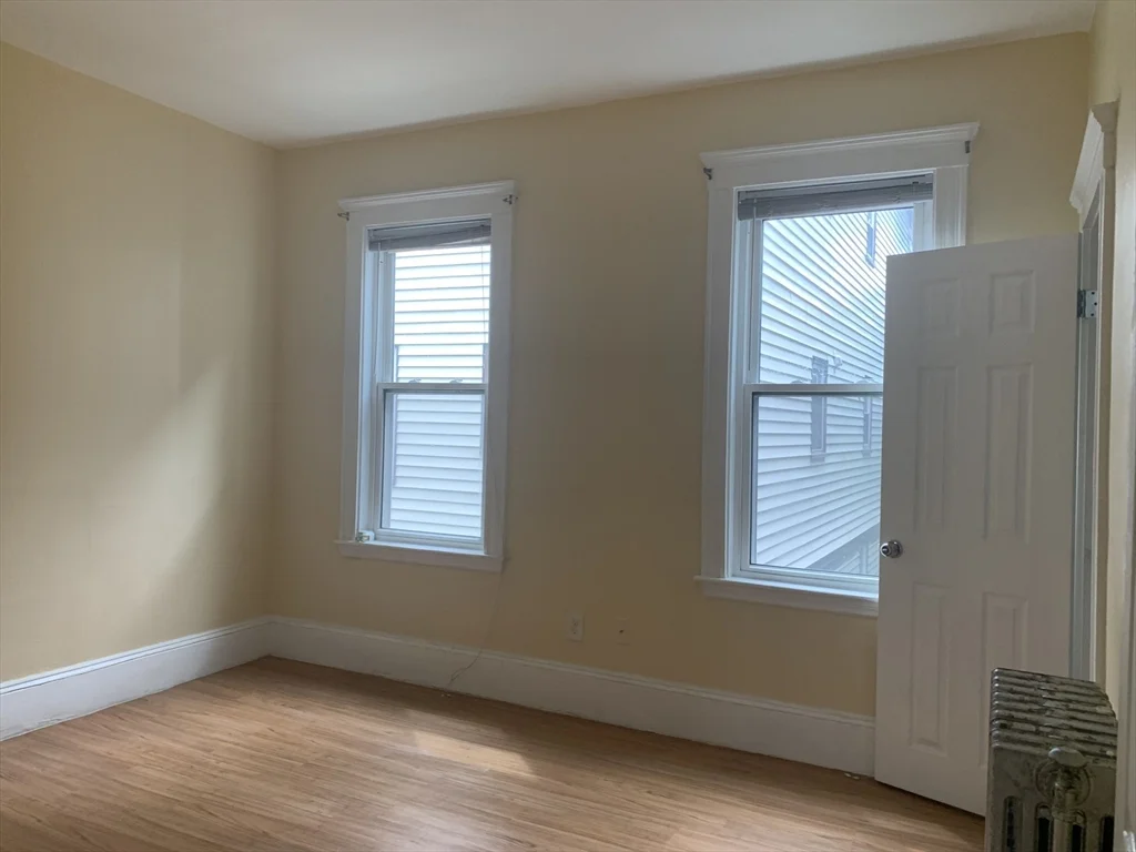 4 bed, 2 bath apartment for rent at 48 Havelock St Unit 2, Dorchester — photo 4 of 9
