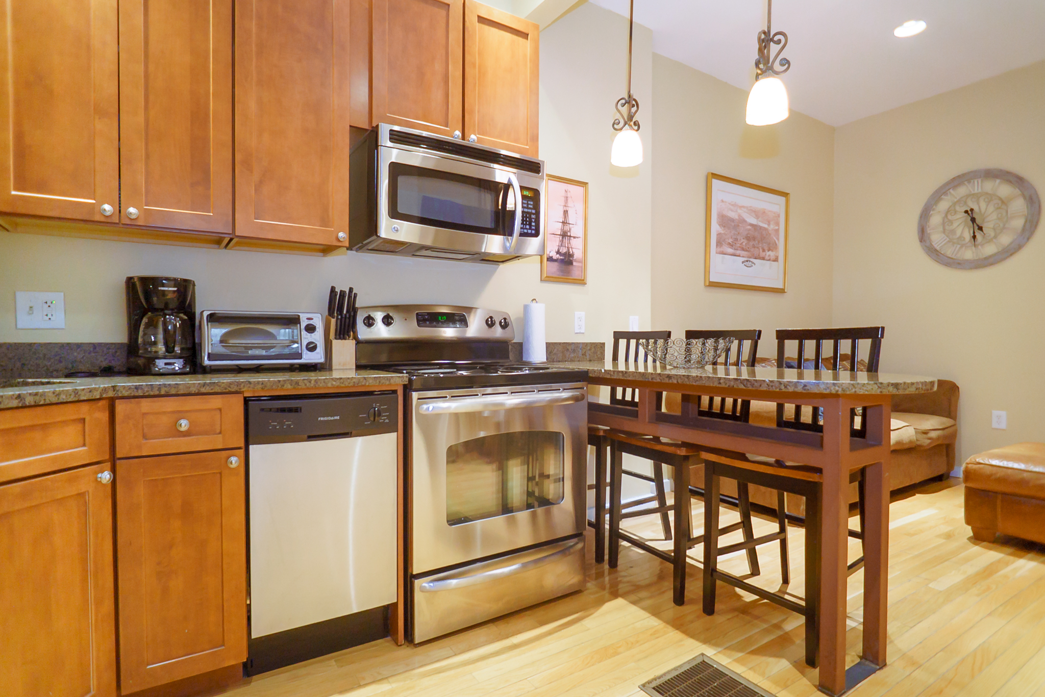 2 bed, 1 bath apartment for rent at 48 Hereford St Unit A, Back Bay — photo 3 of 18