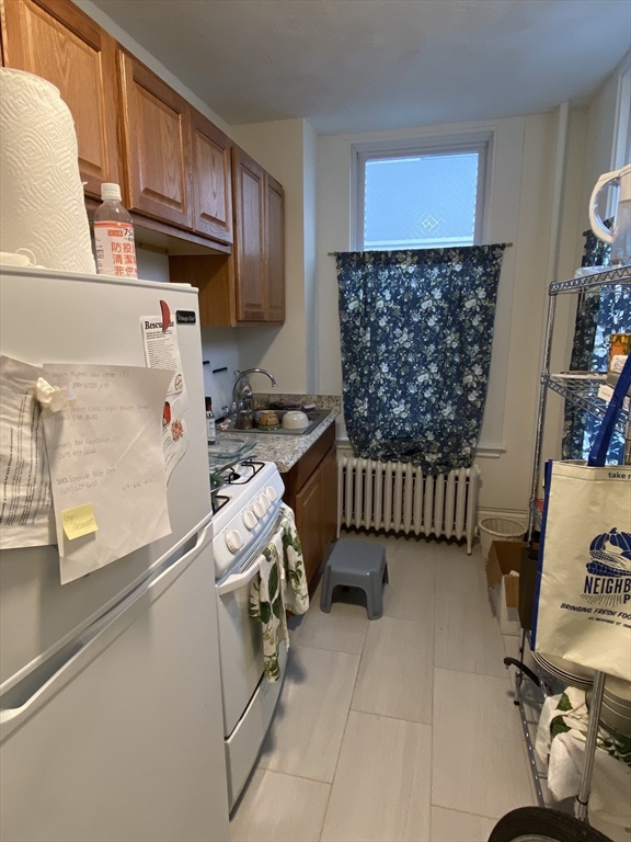 Studio bed, 1 bath apartment for rent at 48 Highland Ave Unit 2, Prospect Hill — photo 1 of 5