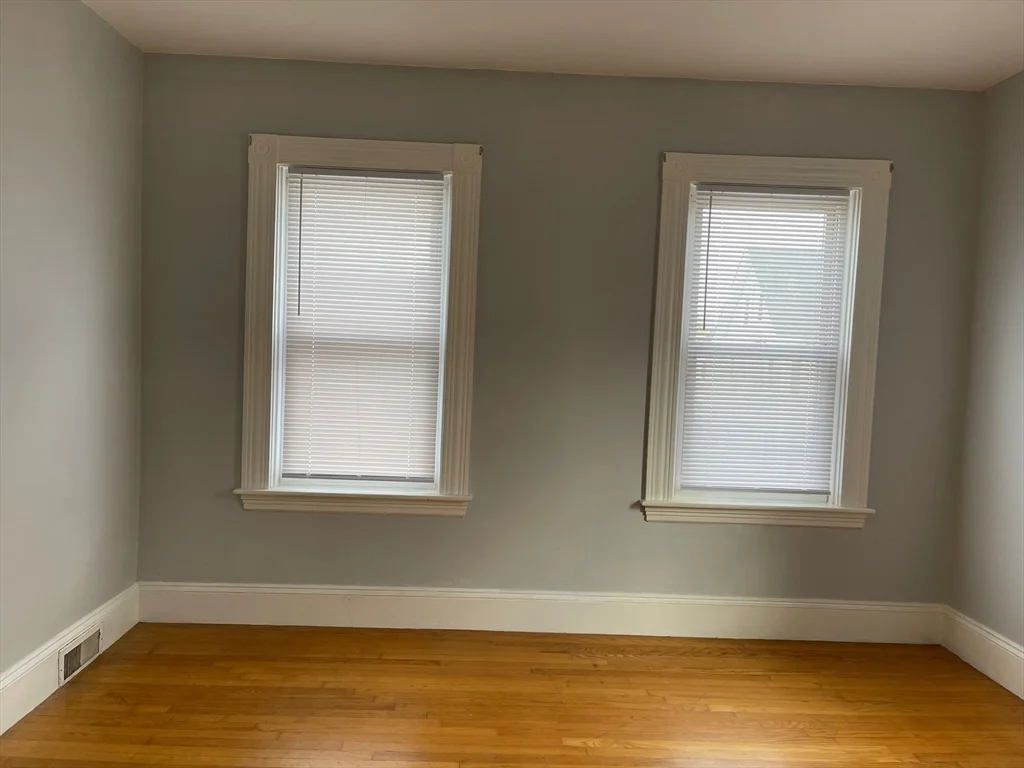 3 bed, 1 bath apartment for rent at 48 Hodge Ave Unit 2nd, Taunton — photo 4 of 11