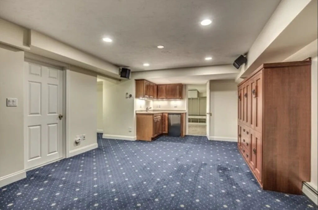 4 bed, 3 bath apartment for rent at 48 Homsy Ln, Needham — photo 10 of 16