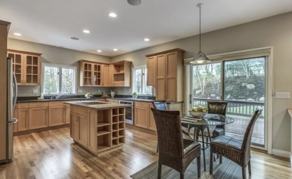 4 bed, 3 bath apartment for rent at 48 Homsy Ln, Needham — photo 6 of 16