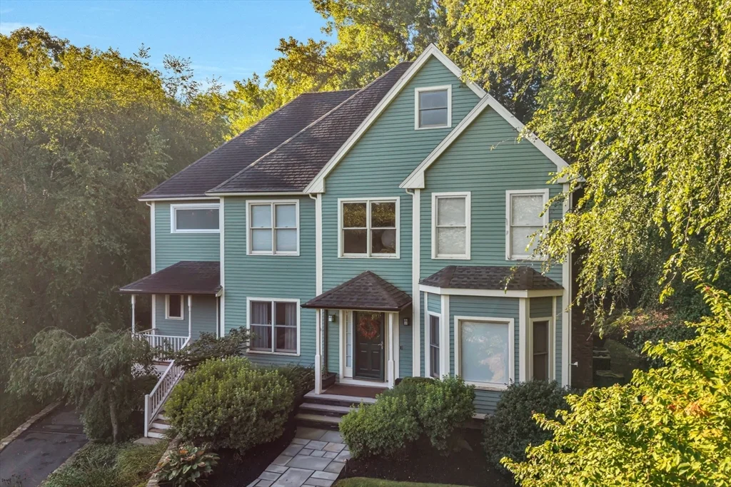 4 bed, 3 bath apartment for rent at 48 Homsy Ln, Needham