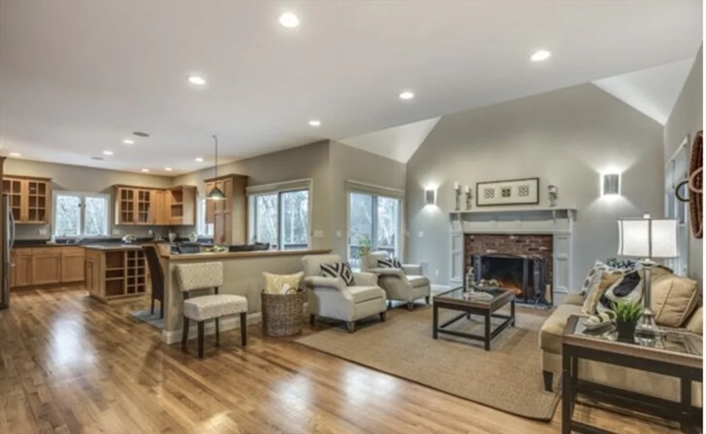 4 bed, 3 bath apartment for rent at 48 Homsy Ln, Needham — photo 4 of 16
