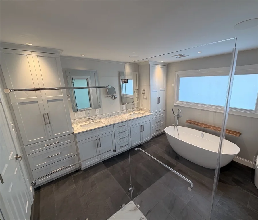 4 bed, 3 bath apartment for rent at 48 Homsy Ln, Needham — photo 8 of 16