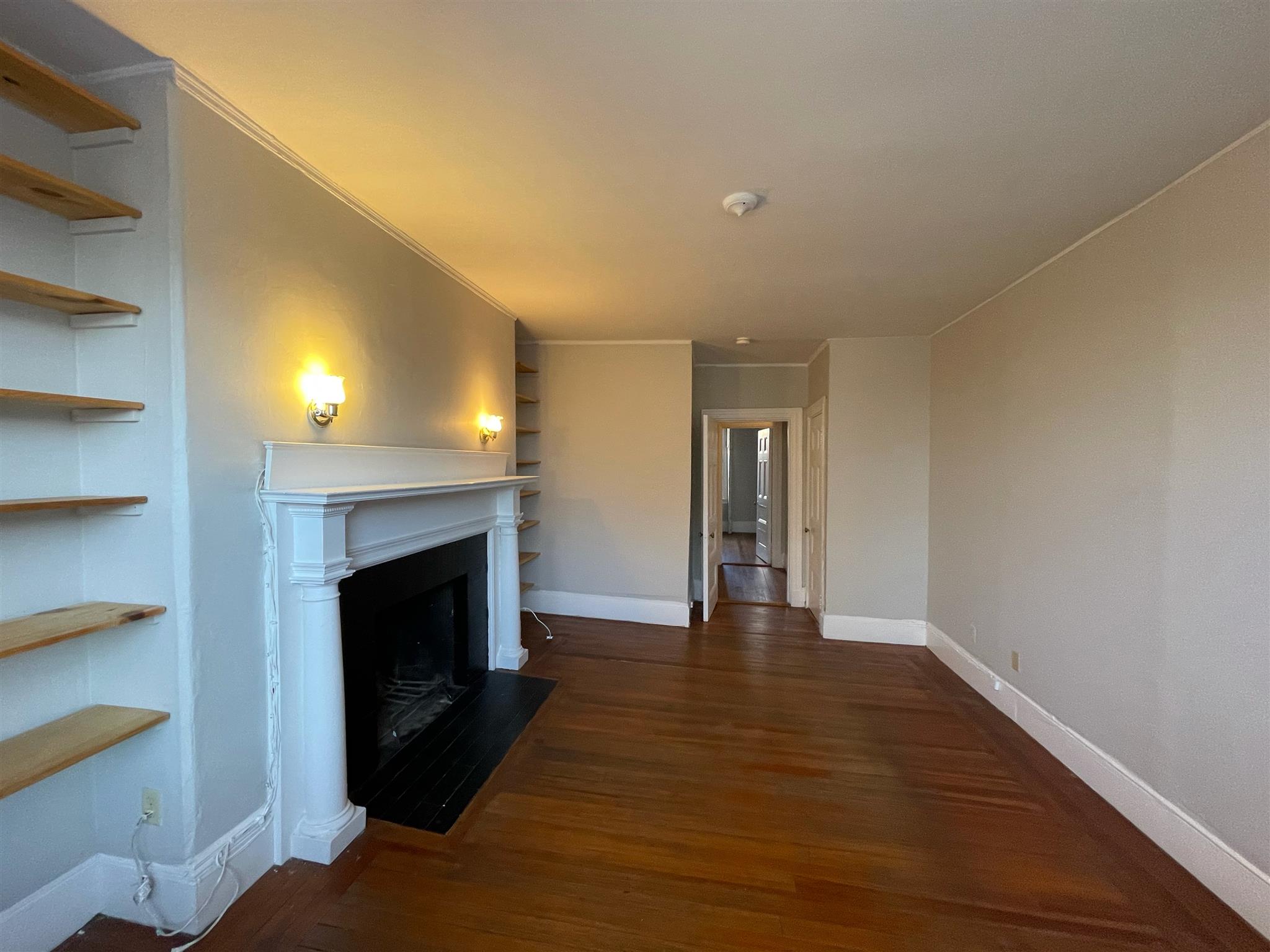 1 bed, 1 bath apartment for rent at 48 John F Kennedy St Unit 11, Riverside — photo 2 of 6