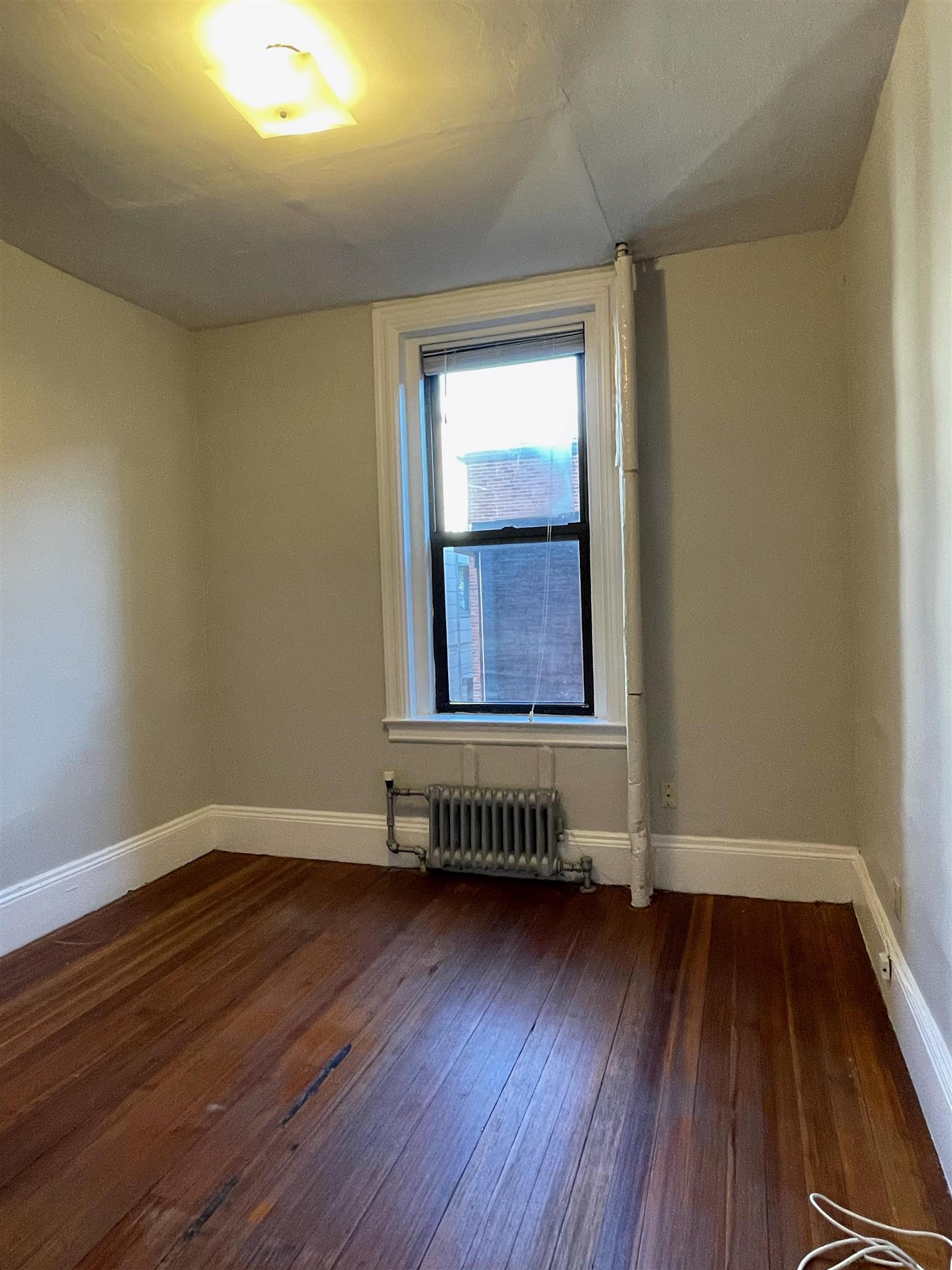 1 bed, 1 bath apartment for rent at 48 John F Kennedy St Unit 11, Riverside — photo 4 of 6