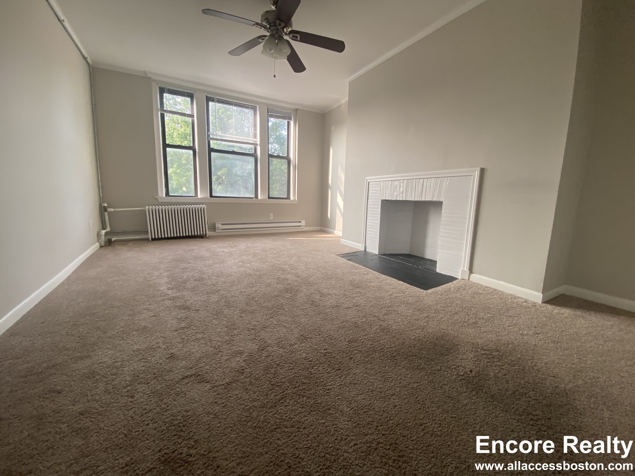 1 bed, 1 bath apartment for rent at 48 John F Kennedy St Unit 17, Riverside — photo 3 of 10