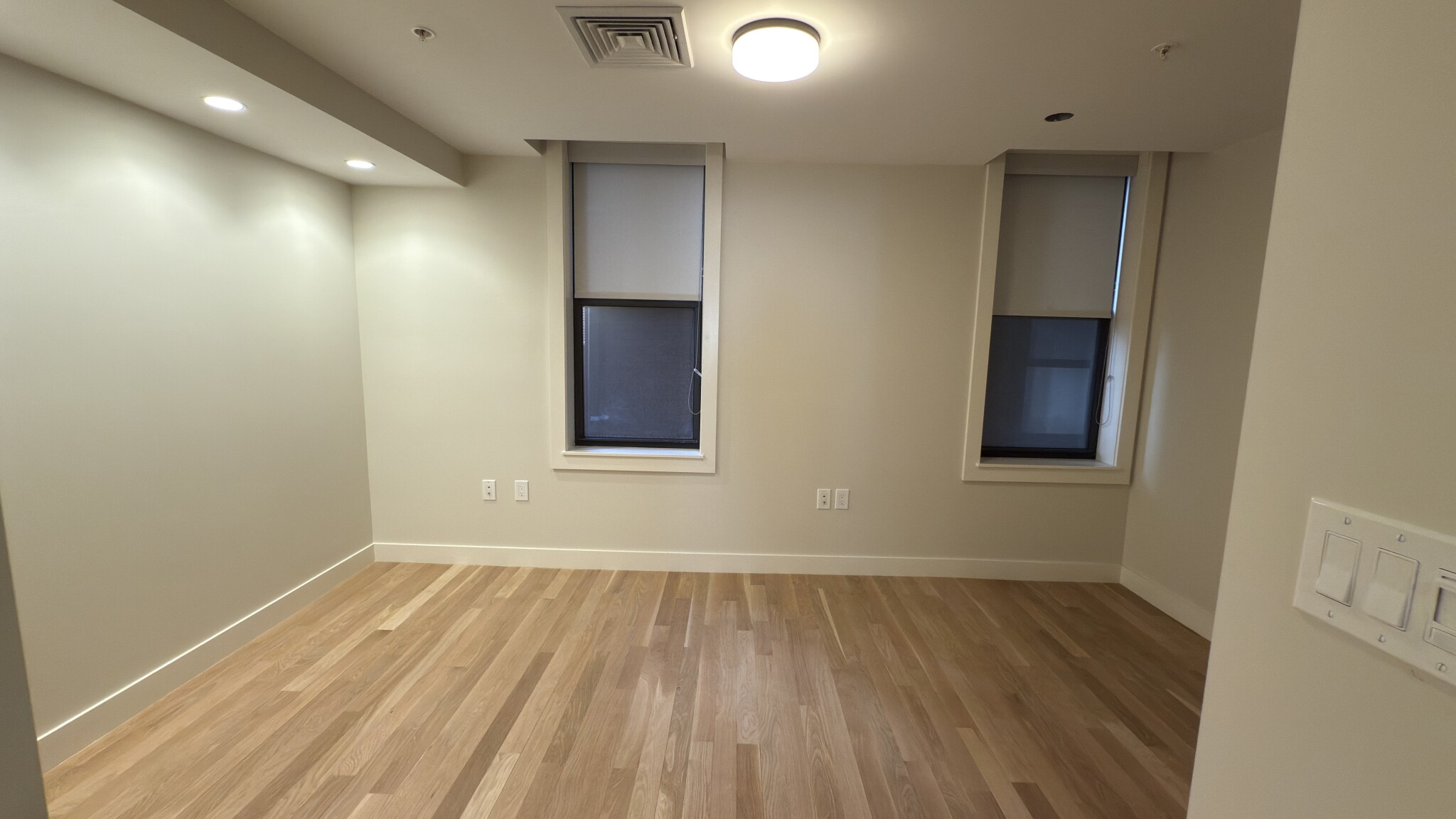 1 bed, 1 bath apartment for rent at 48 John F Kennedy St Unit 1D, Riverside — photo 12 of 15
