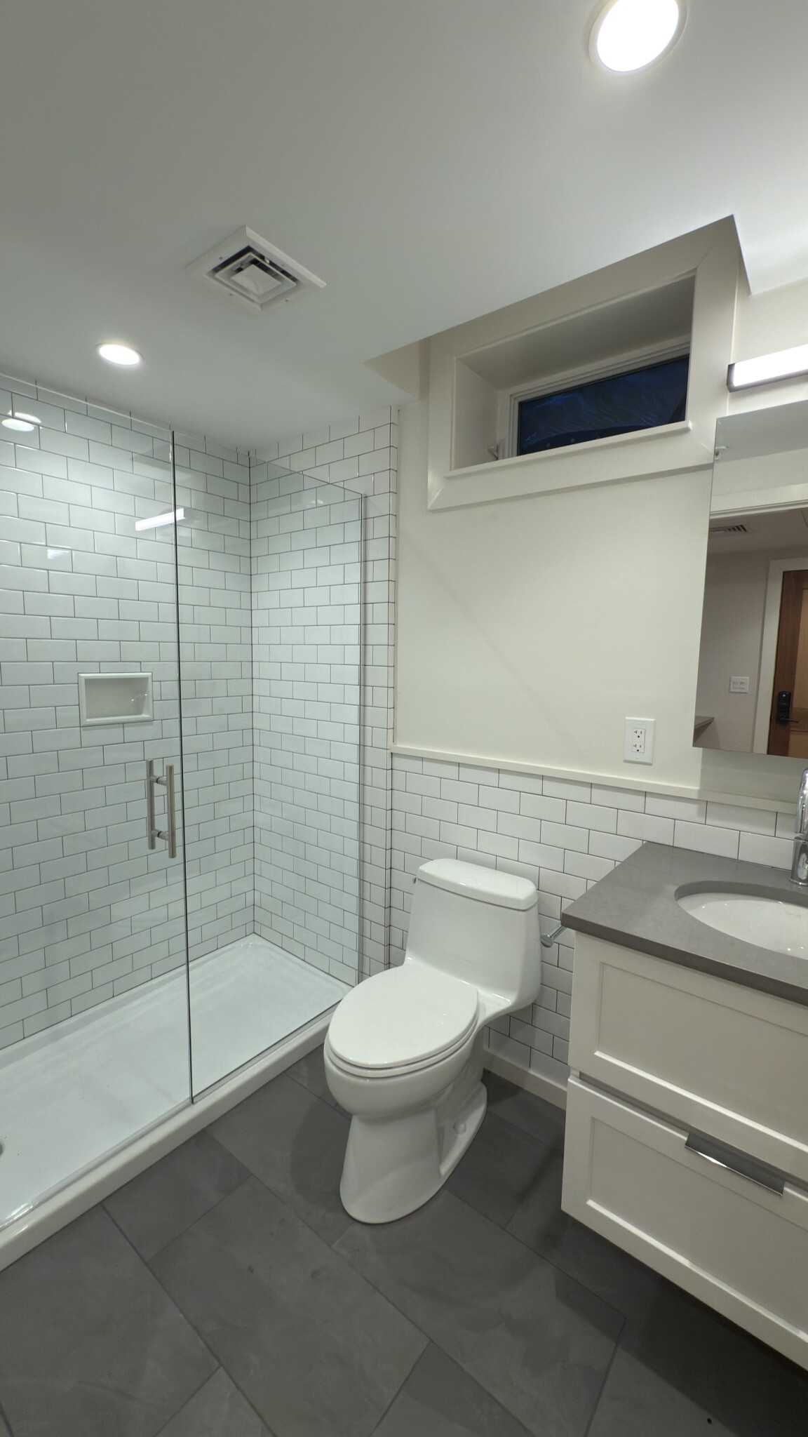 1 bed, 1 bath apartment for rent at 48 John F Kennedy St Unit 1D, Riverside — photo 11 of 15