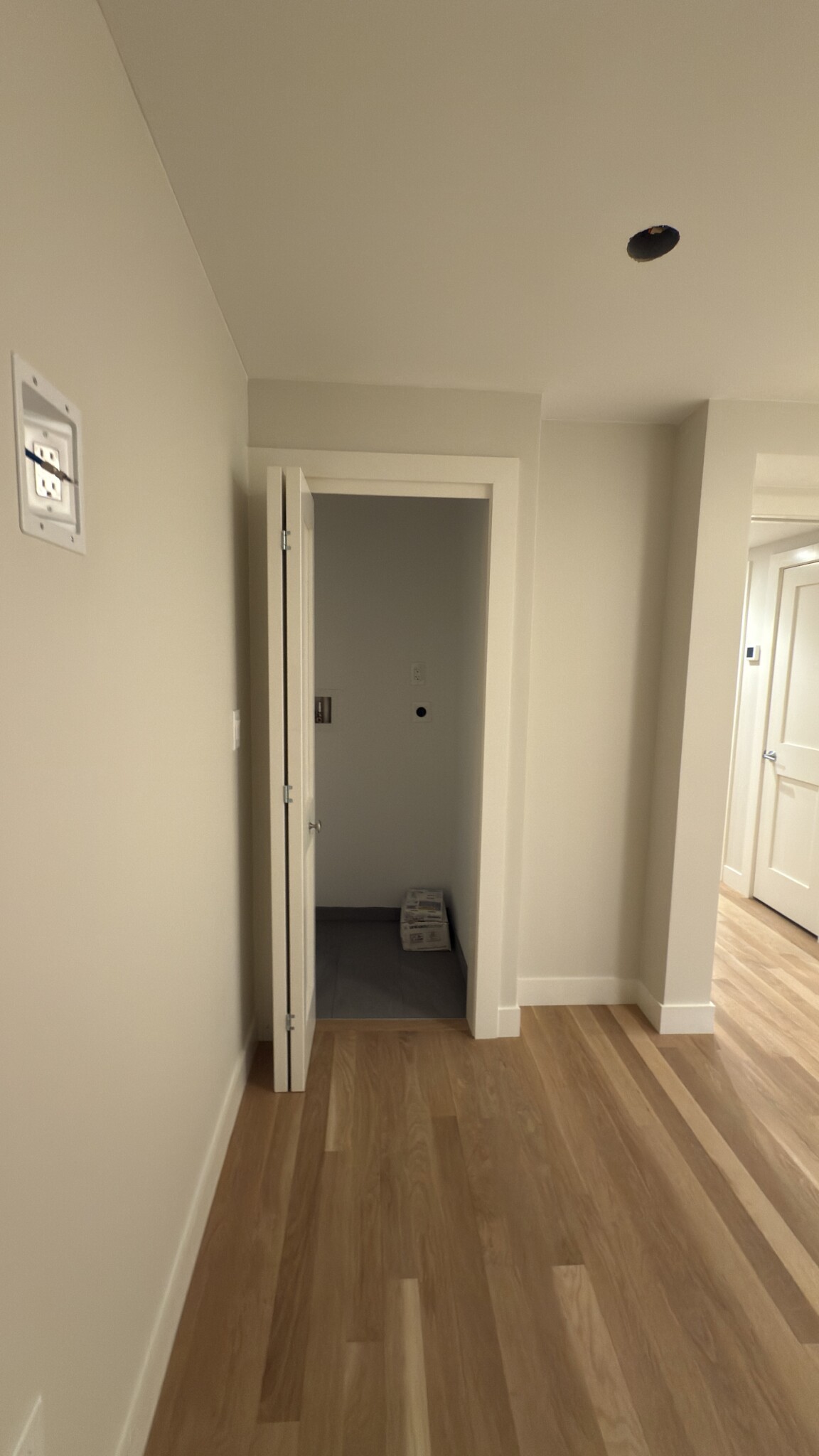 1 bed, 1 bath apartment for rent at 48 John F Kennedy St Unit 1D, Riverside — photo 14 of 15