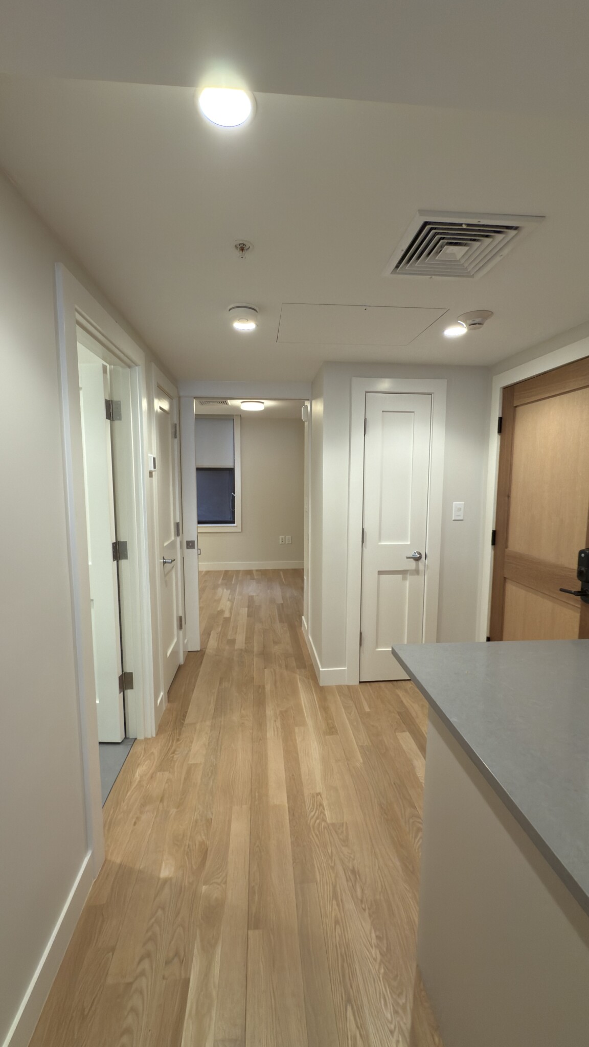 1 bed, 1 bath apartment for rent at 48 John F Kennedy St Unit 1D, Riverside — photo 10 of 15