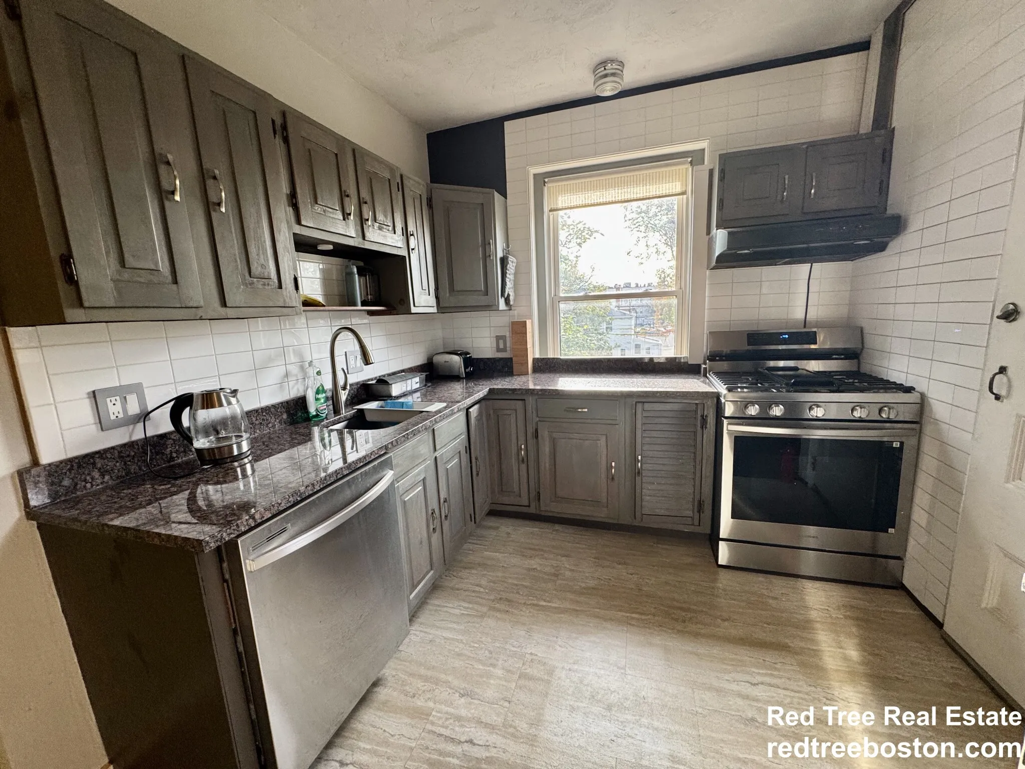 3 bed, 2 bath apartment for rent at 48 Kent St Unit 5, Brookline Village — photo 5 of 19