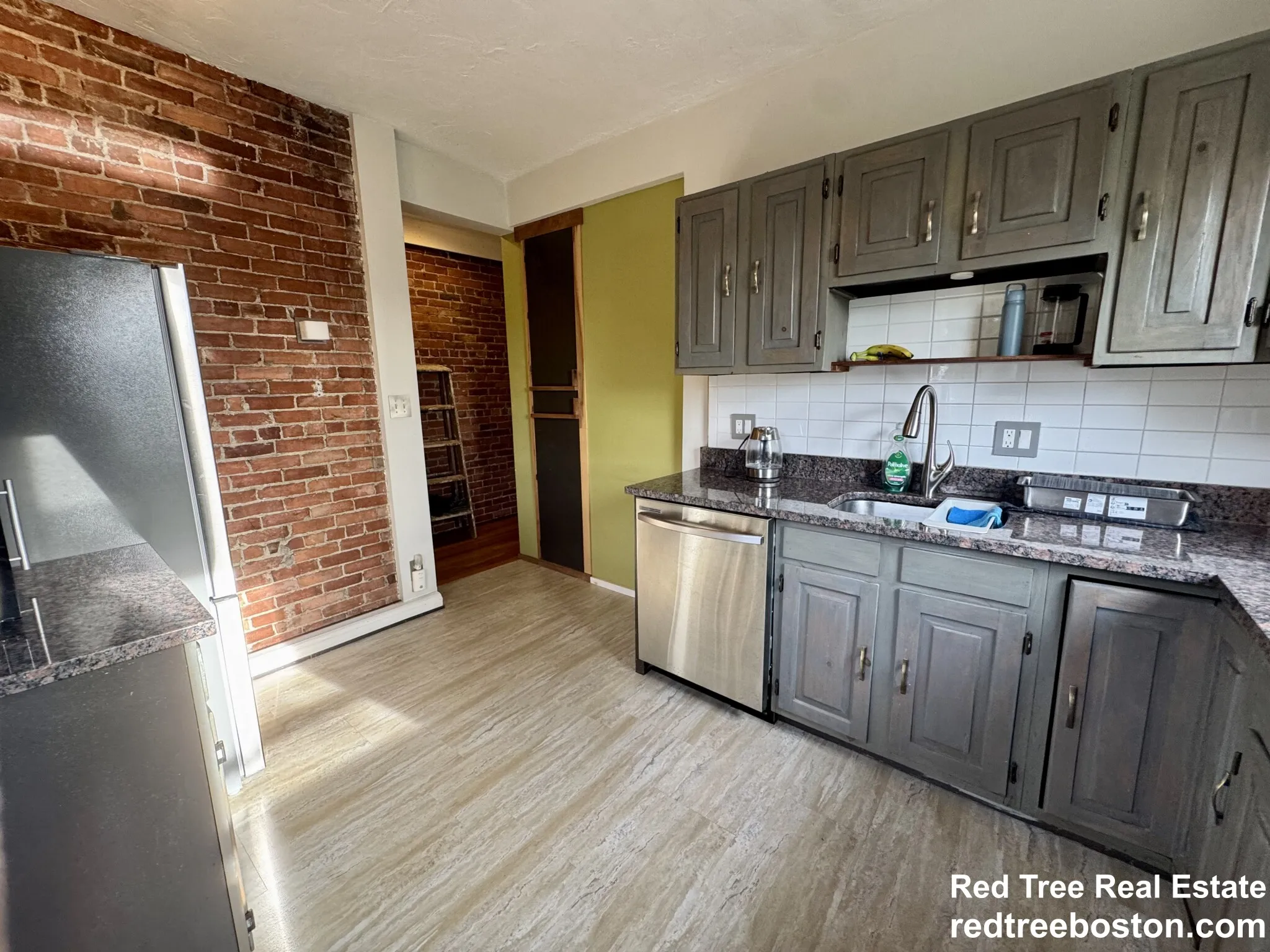 3 bed, 2 bath apartment for rent at 48 Kent St Unit 5, Brookline Village — photo 6 of 19
