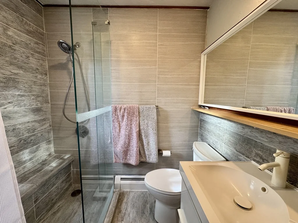 3 bed, 2 bath apartment for rent at 48 Kent St Unit 5E, Brookline Village — photo 5 of 13