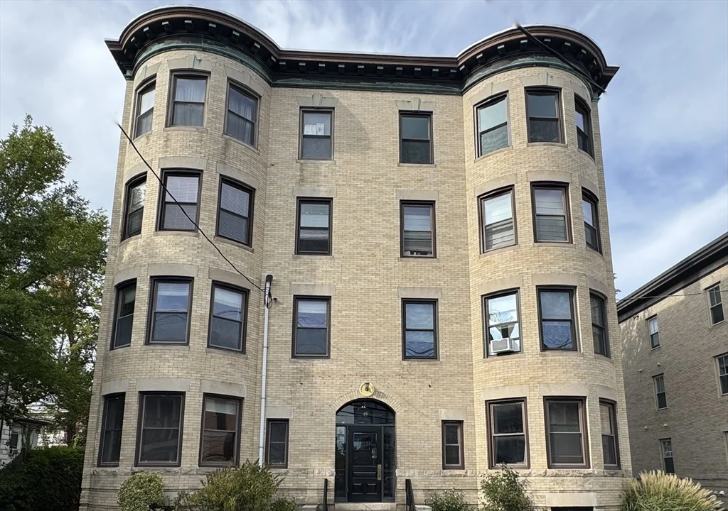 3 bed, 2 bath apartment for rent at 48 Kent St Unit 5E, Brookline Village — photo 13 of 13