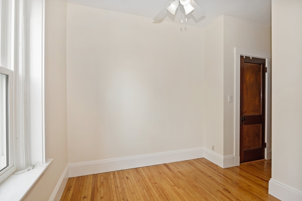 3 bed, 1.5 bath apartment for rent at 48 Kilsyth Rd Unit 3, Salisbury Road - Corey Farm — photo 23 of 35