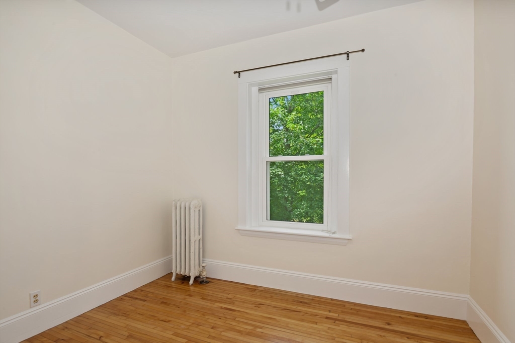 3 bed, 1.5 bath apartment for rent at 48 Kilsyth Rd Unit 3, Salisbury Road - Corey Farm — photo 25 of 35