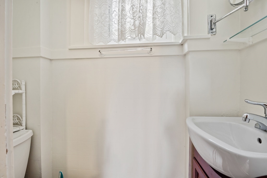 3 bed, 1.5 bath apartment for rent at 48 Kilsyth Rd Unit 3, Salisbury Road - Corey Farm — photo 21 of 35