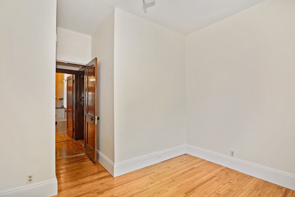 3 bed, 1.5 bath apartment for rent at 48 Kilsyth Rd Unit 3, Salisbury Road - Corey Farm — photo 24 of 35