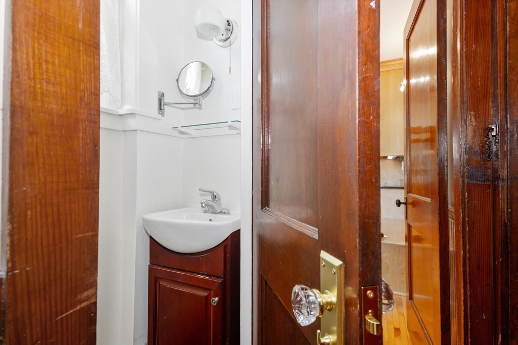 3 bed, 1.5 bath apartment for rent at 48 Kilsyth Rd Unit 3, Salisbury Road - Corey Farm — photo 22 of 35