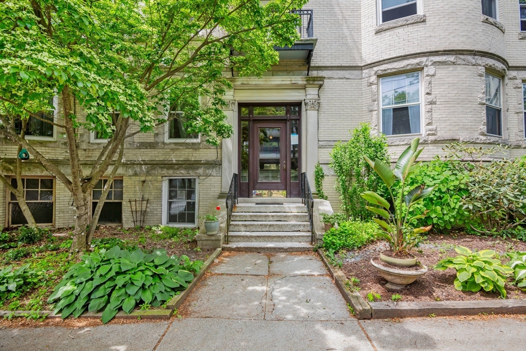 3 bed, 1.5 bath apartment for rent at 48 Kilsyth Rd Unit 3, Salisbury Road - Corey Farm