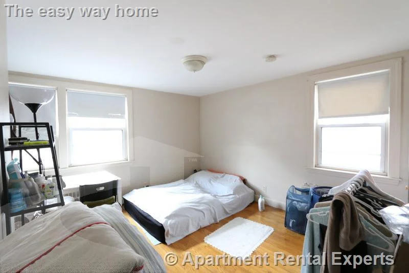 Studio bed, 1 bath apartment for rent at 48 Kirkland St Unit 4, Harvard Square — photo 3 of 11