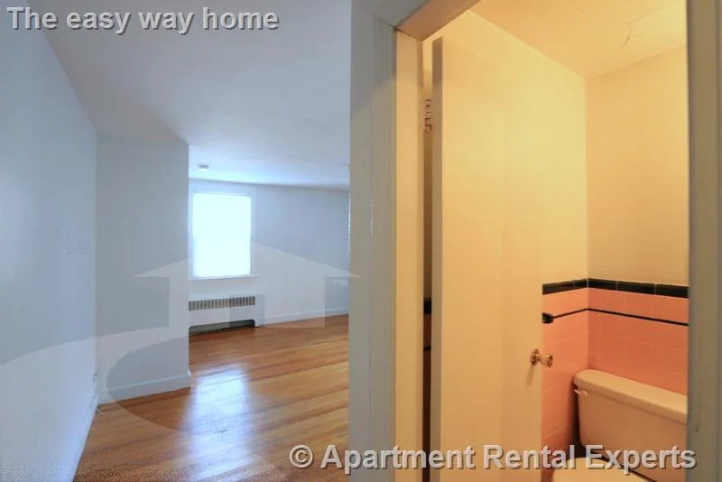 Studio bed, 1 bath apartment for rent at 48 Kirkland St Unit 6, Harvard Square — photo 7 of 10