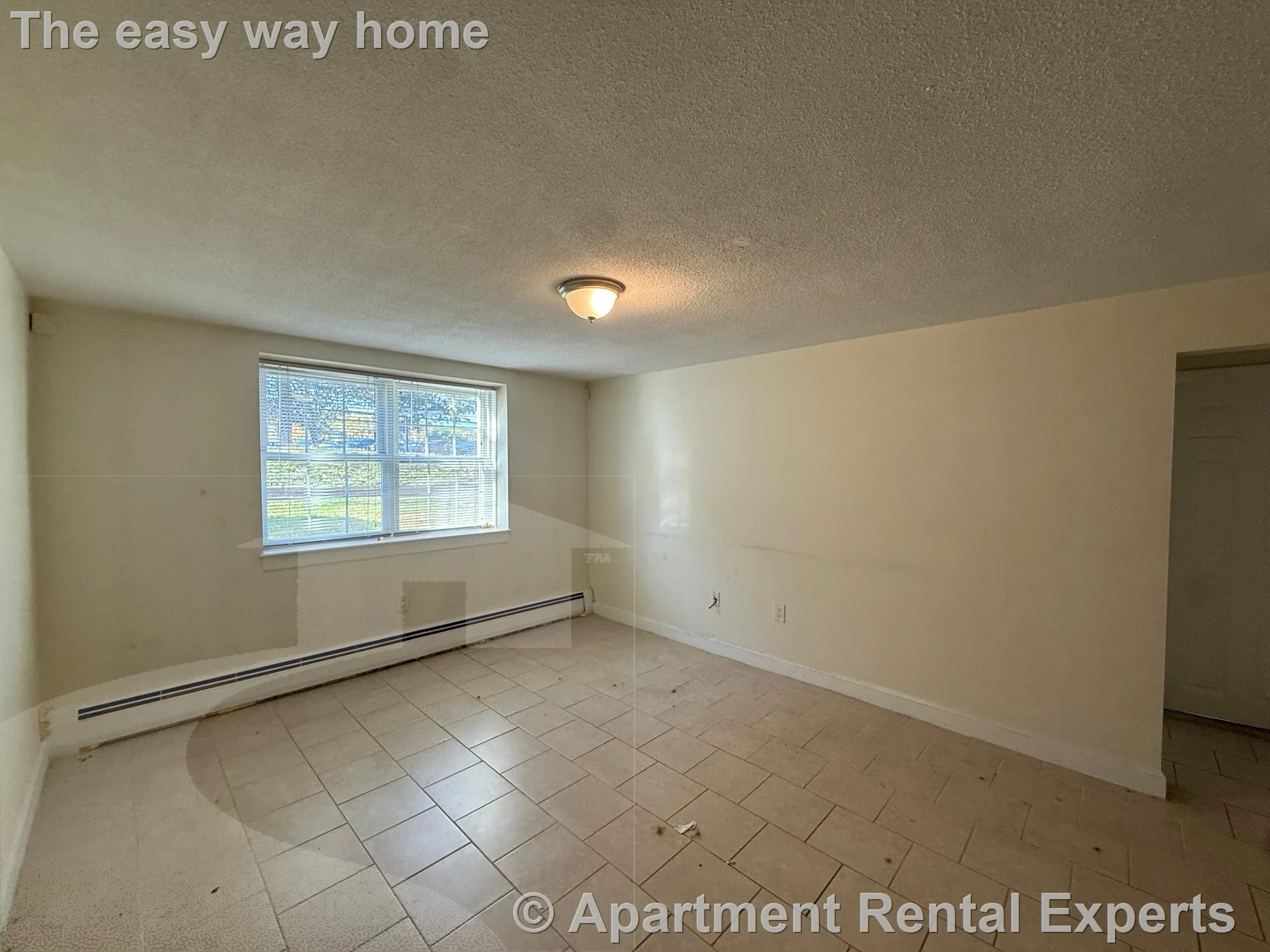 1 bed, 1 bath apartment for rent at 48 Lake Ave Unit Tufts 1, Woburn — photo 2 of 4