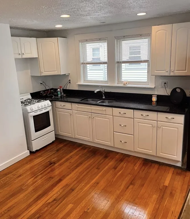 2 bed, 1 bath apartment for rent at 48 Lawn Ave Unit 1, Quincy Point — photo 1 of 14