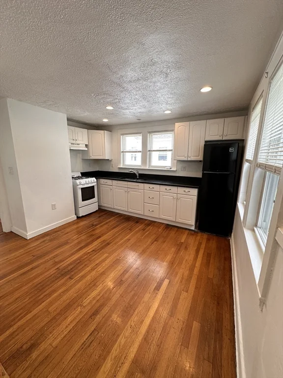 2 bed, 1 bath apartment for rent at 48 Lawn Ave Unit 1, Quincy Point — photo 8 of 14