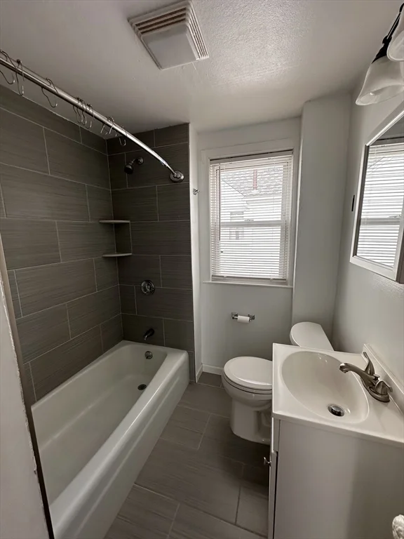 2 bed, 1 bath apartment for rent at 48 Lawn Ave Unit 1, Quincy Point — photo 10 of 14