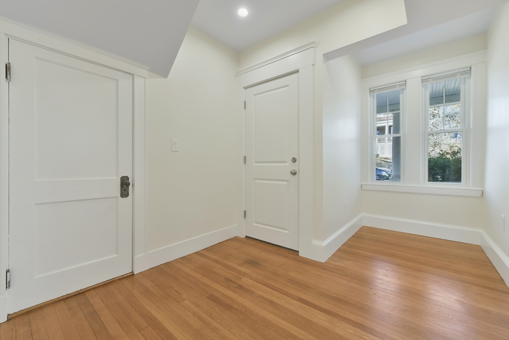 3 bed, 2 bath apartment for rent at 48 Manthorne Rd Unit 1, Roxbury — photo 17 of 30