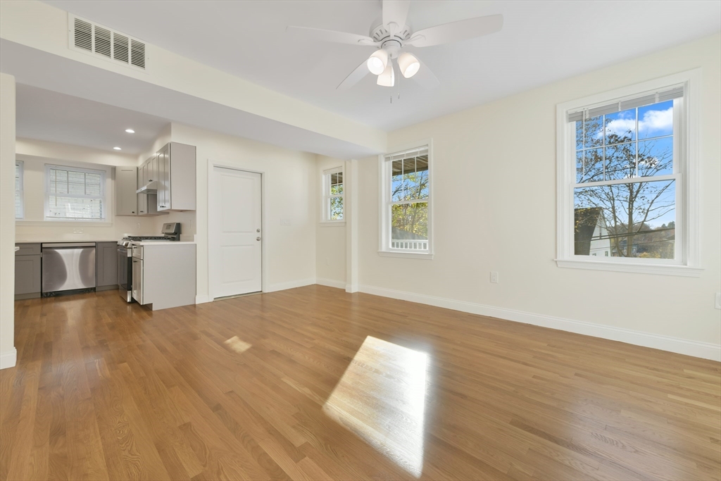 3 bed, 2 bath apartment for rent at 48 Manthorne Rd Unit 1, Roxbury — photo 6 of 30