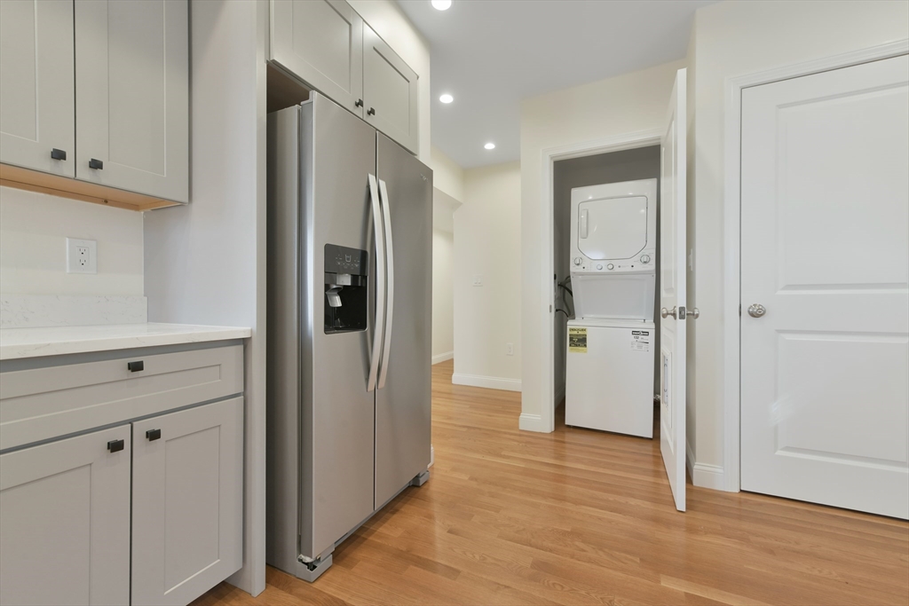 3 bed, 2 bath apartment for rent at 48 Manthorne Rd Unit 1, Roxbury — photo 19 of 30