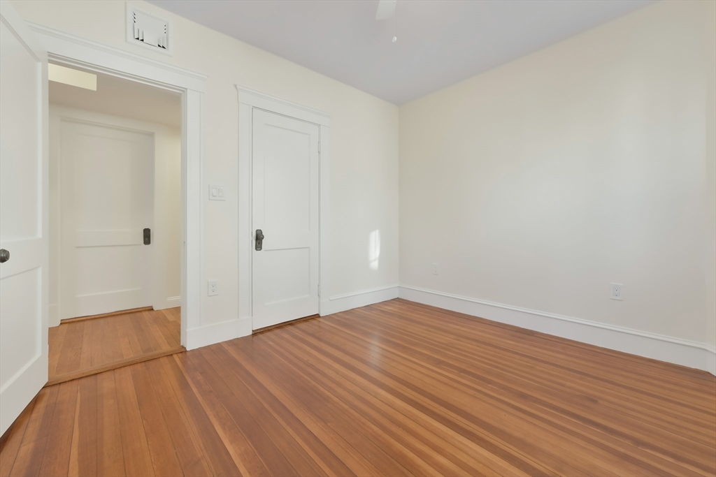 3 bed, 2 bath apartment for rent at 48 Manthorne Rd Unit 1, Roxbury — photo 26 of 30