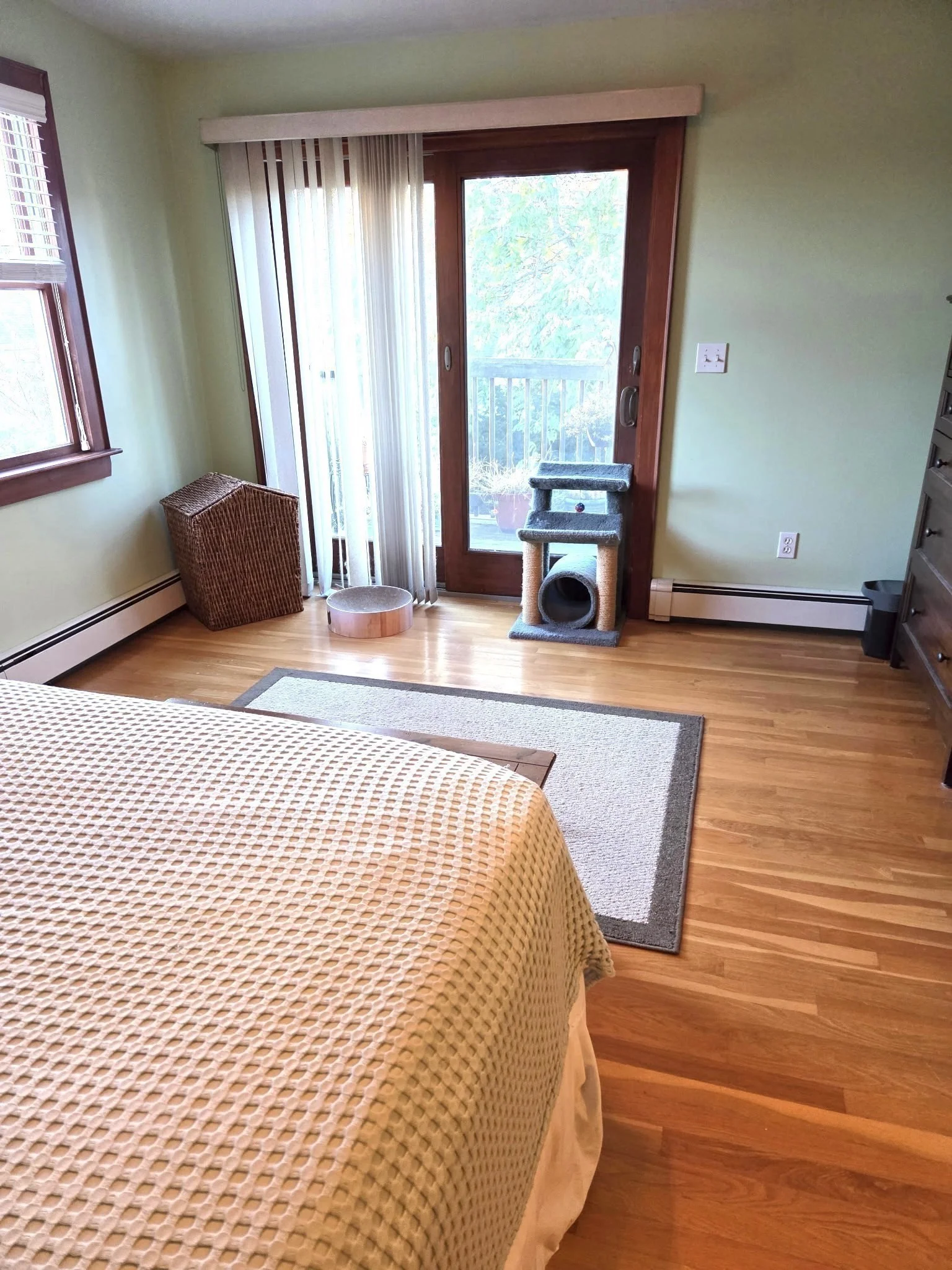 3 bed, 2 bath apartment for rent at 48 Mary St Unit 2, Arlington — photo 9 of 17