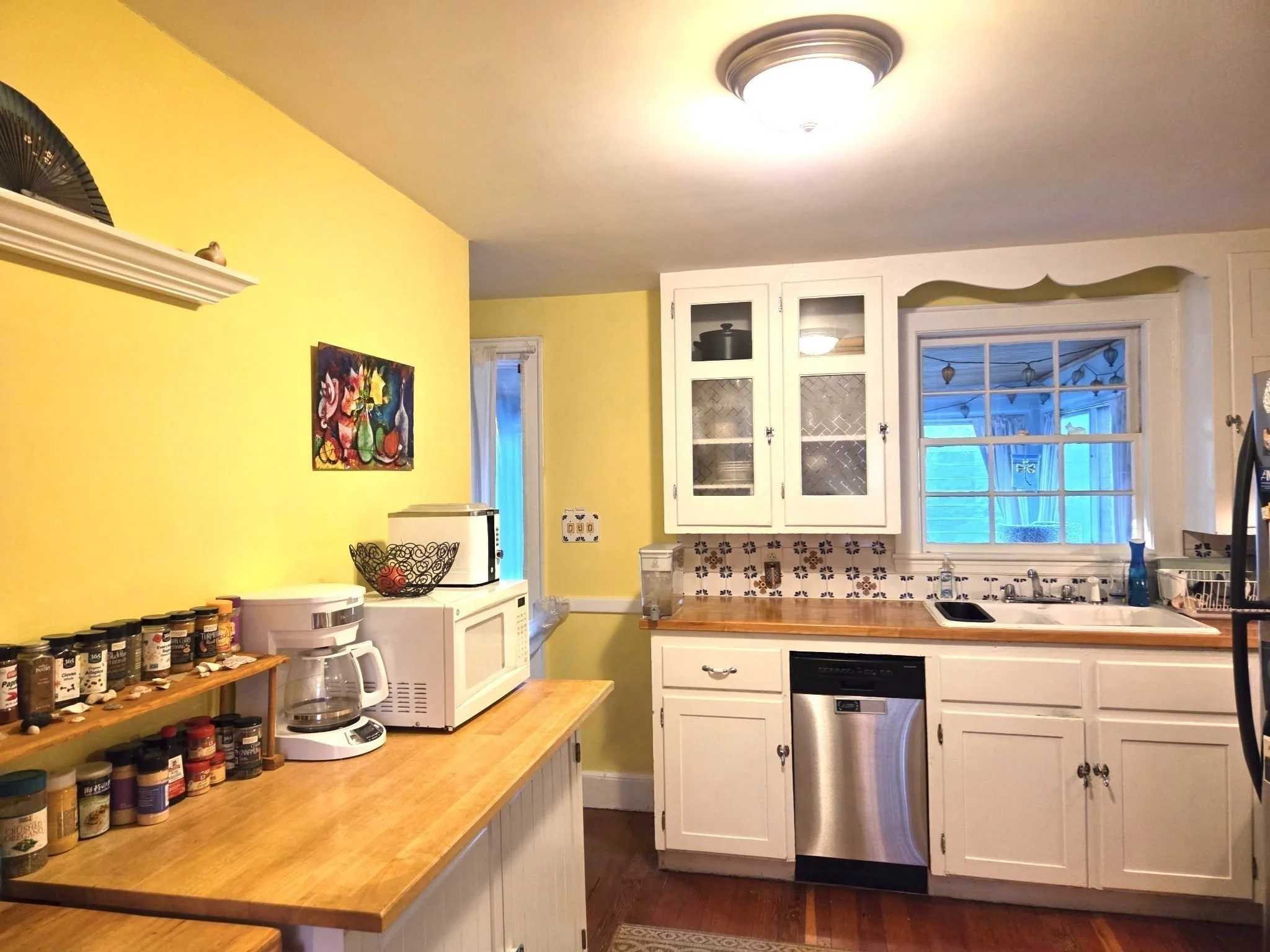 3 bed, 2 bath apartment for rent at 48 Mary St Unit 2, Arlington — photo 3 of 17