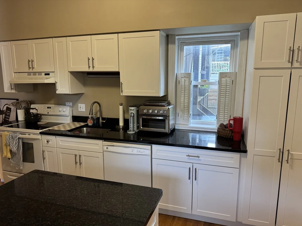 2 bed, 1 bath apartment for rent at 48 Mercer St Unit 1, South Boston — photo 2 of 11