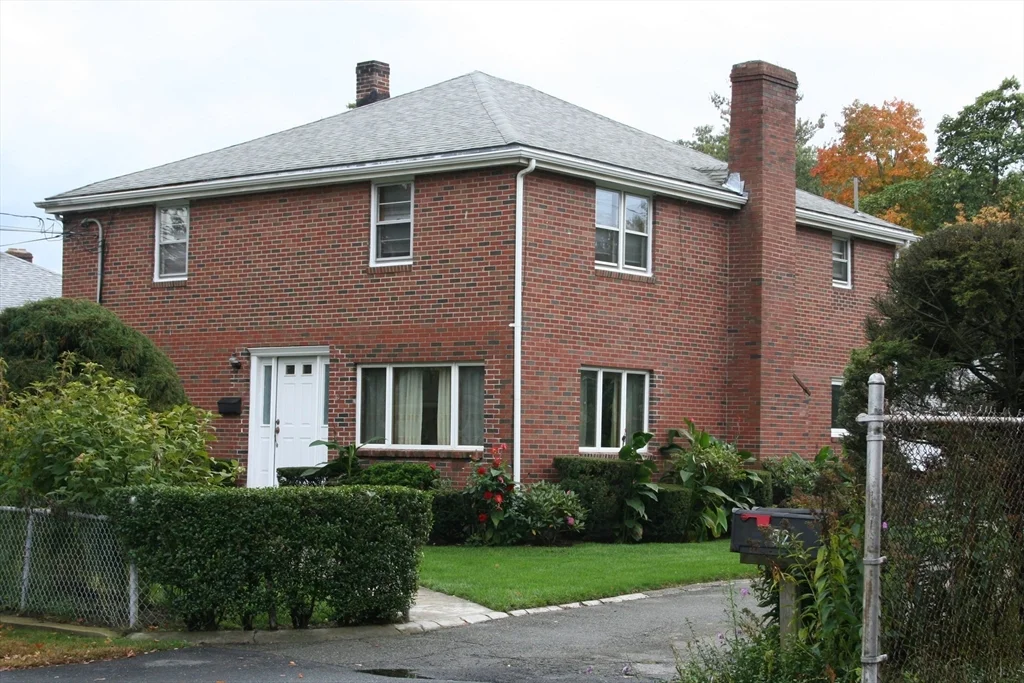 2 bed, 1 bath apartment for rent at 48 Mill St Unit 2, Natick